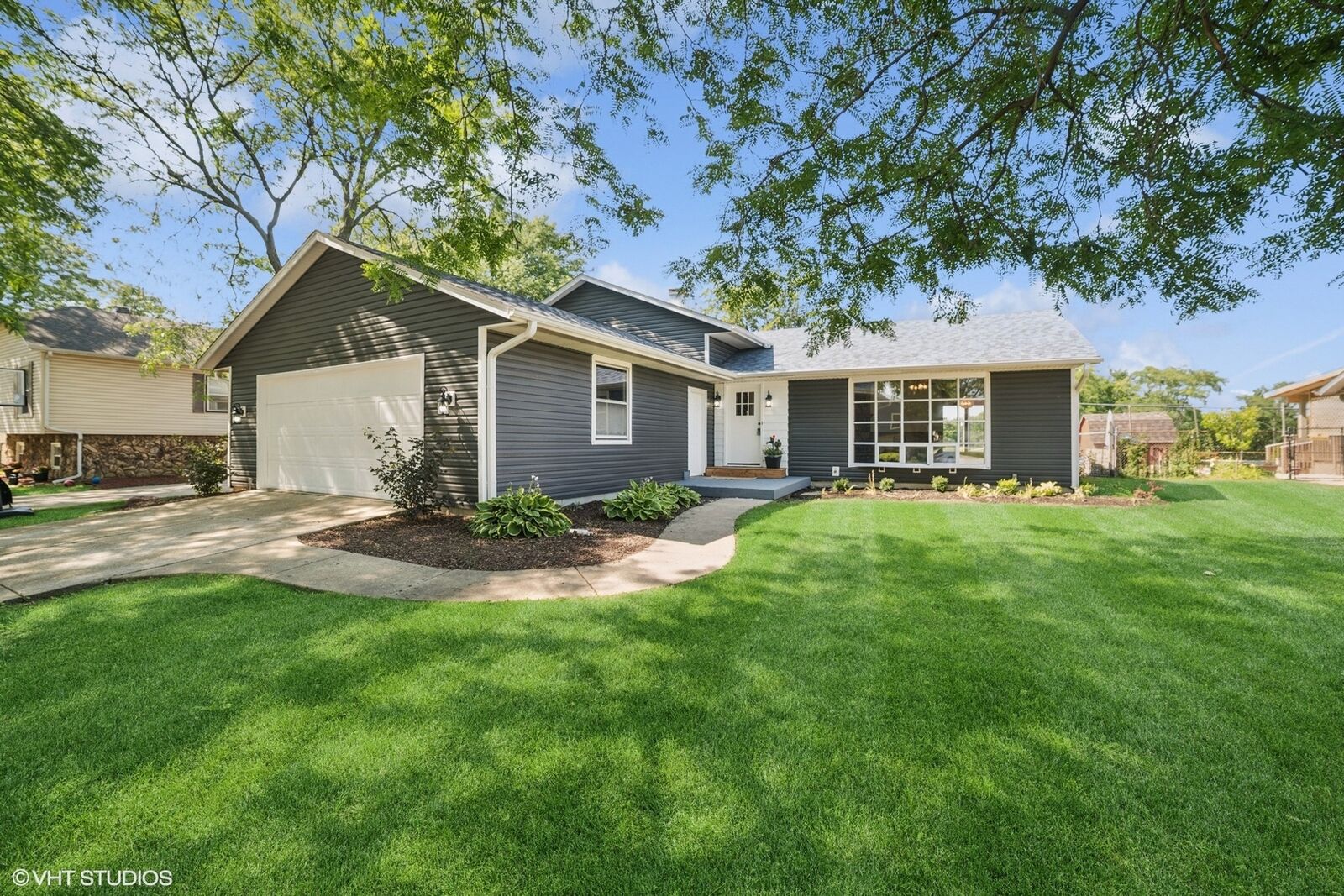 Property Photo:  6 Spring Valley Lane  IL 60107 