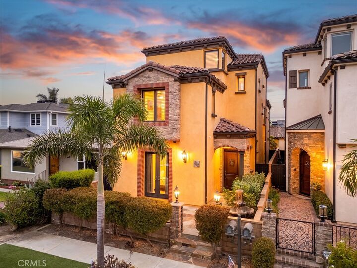 212 Baltimore Avenue  Huntington Beach CA 92648 photo