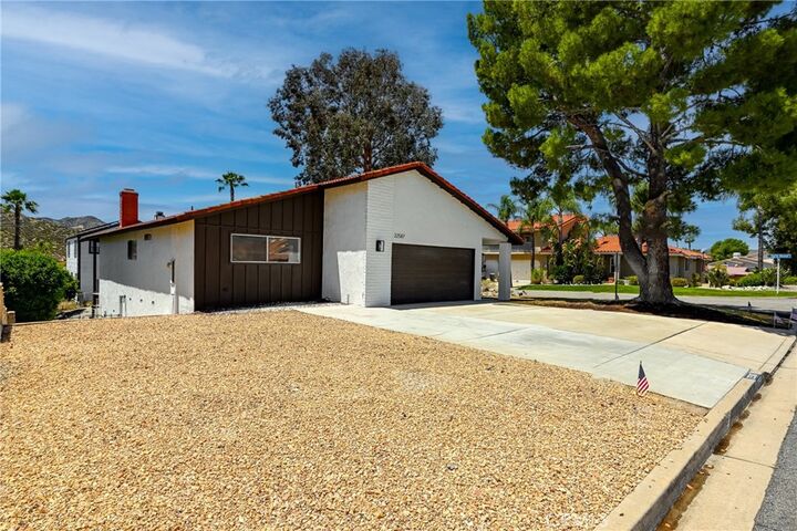 22587 Canyon Lake Drive S  Canyon Lake CA 92587 photo