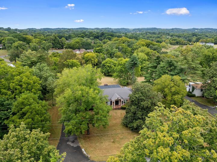Property Photo:  420 Nesbitt Ln  TN 37115 