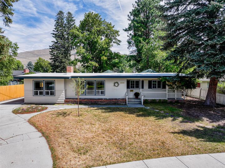 Property Photo: 3208 Queen Street MT 59801