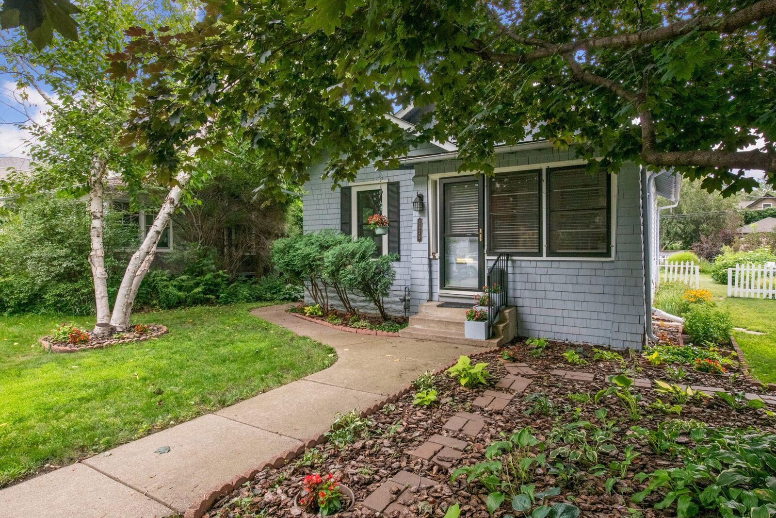Property Photo:  2929 44th Avenue S  MN 55406 