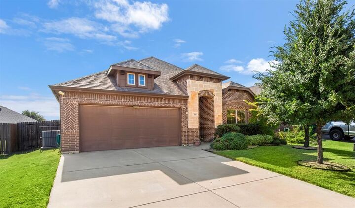Property Photo: 205 Carson Drive TX 75167