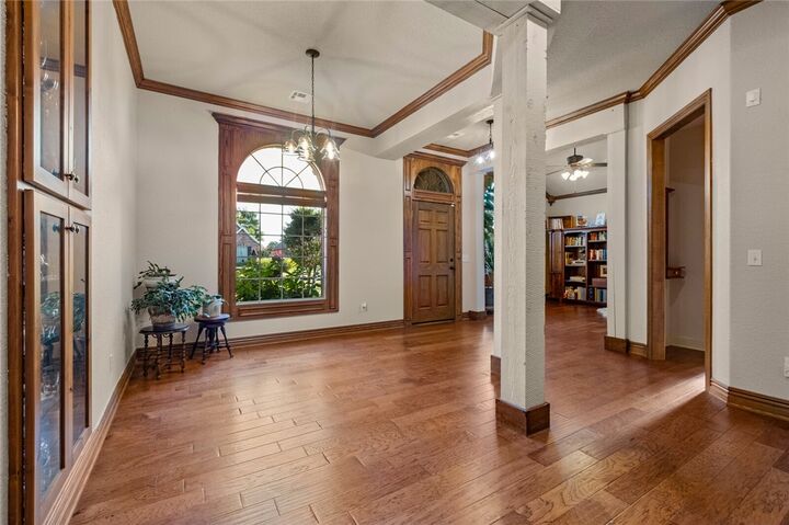 Property Photo:  903 SW Edinburgh Avenue  AR 72713 