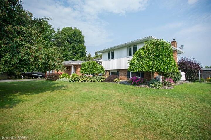 Property Photo: 1449 Windham Road 12 ON N3Y 4K3