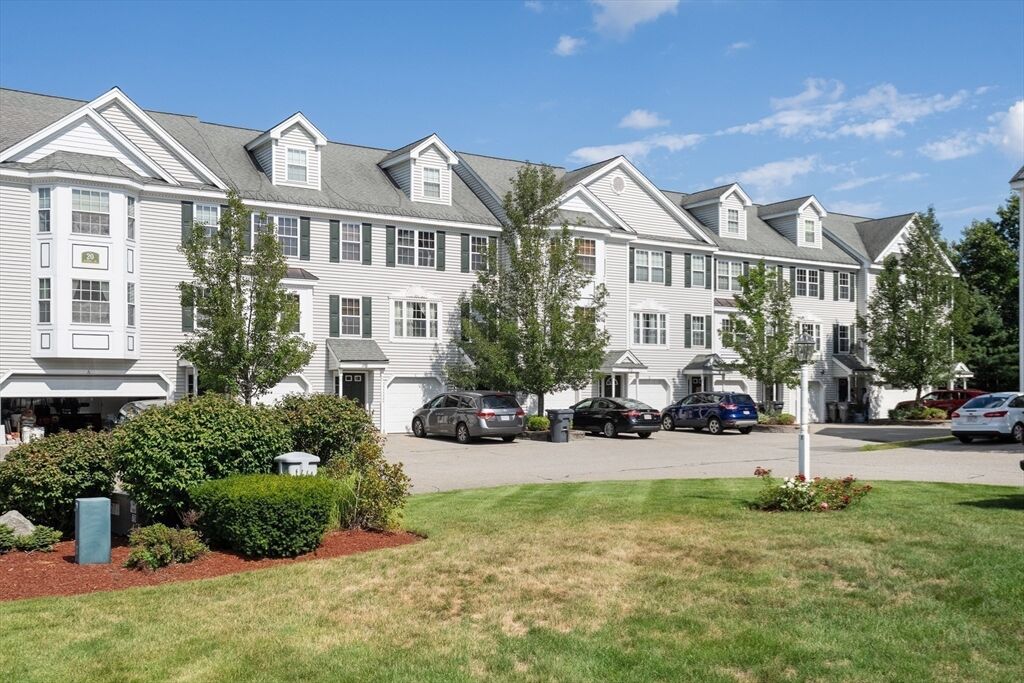 Property Photo:  20 Merrimac Way F  MA 01879 