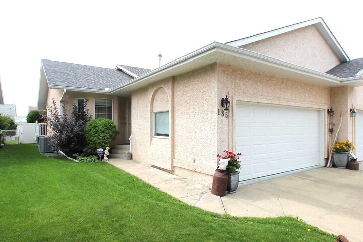185 Allan Street  Red Deer AB T4R 2N5 photo