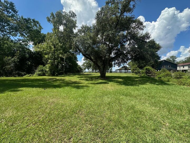 Property Photo: Green Dr LA 70634