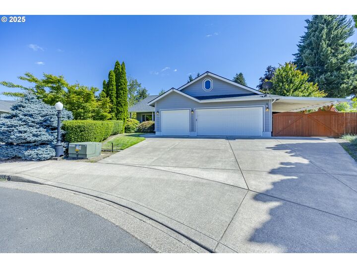 Property Photo:  1565 Fairview Pl  OR 97424 