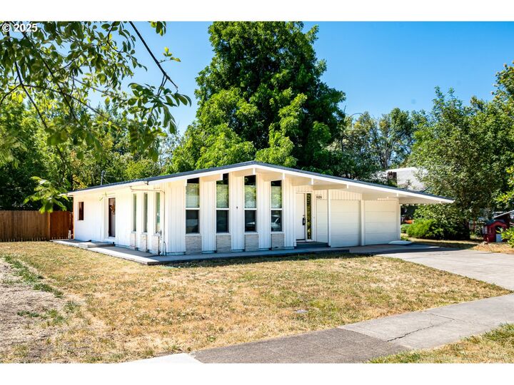 Property Photo:  620 E 33rd Ave  OR 97405 