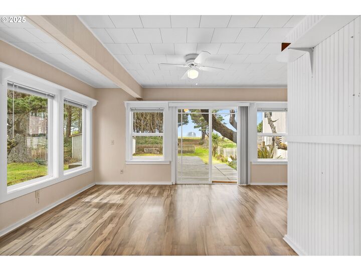 Property Photo:  7936 Marigold St  OR 97136 