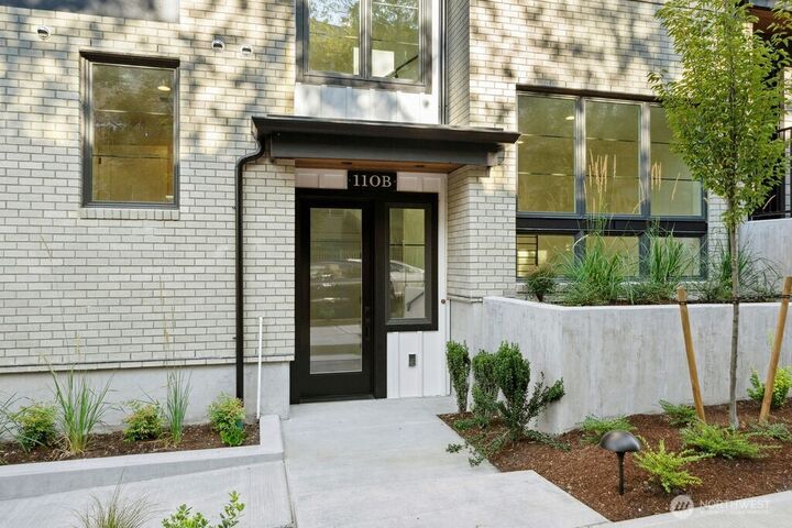 Property Photo: 110 A 2nd Street S WA 98033