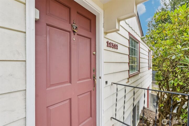 Property Photo:  12517  22nd Avenue NE  WA 98125 