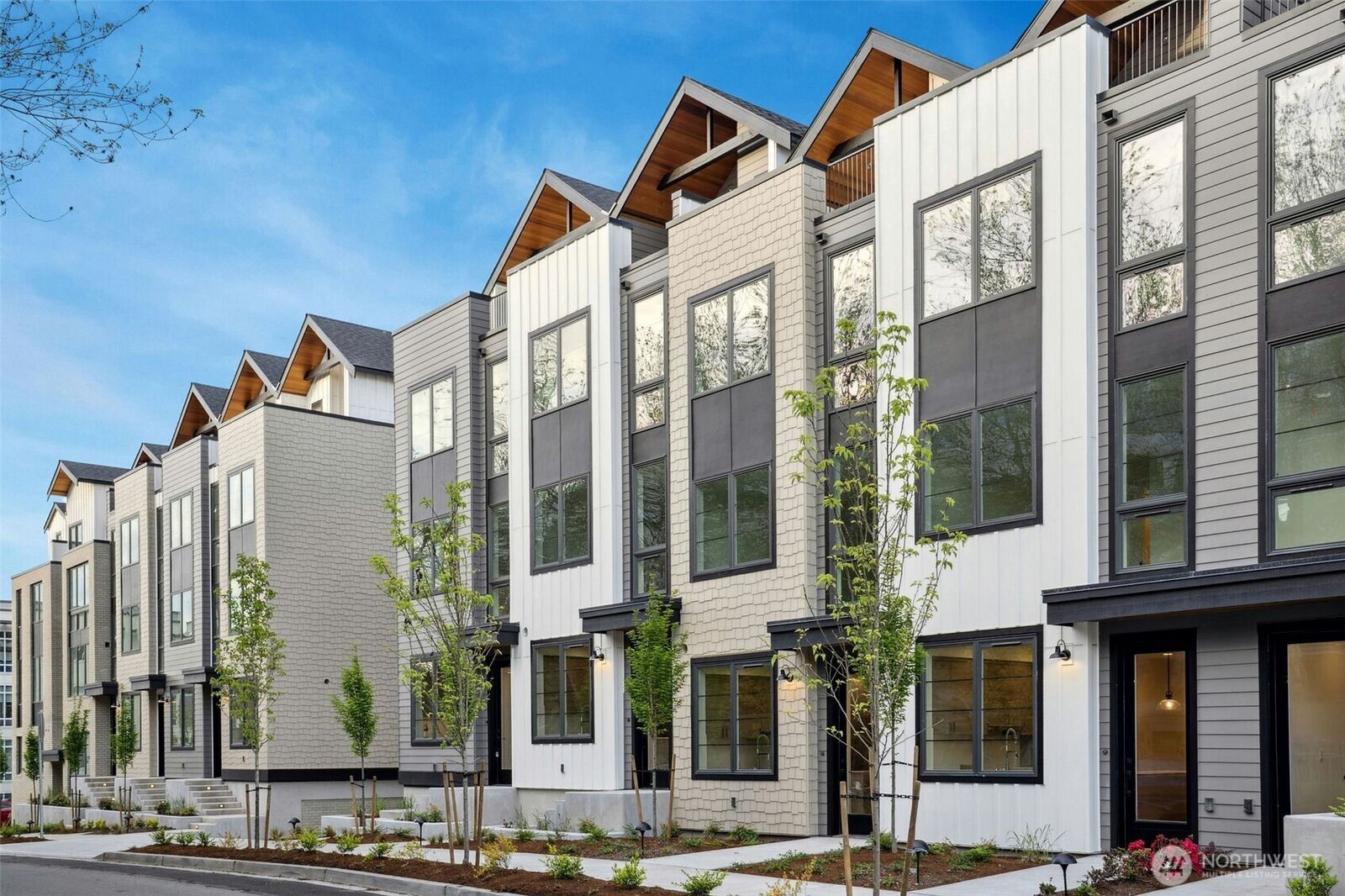 Property Photo:  118 C  2nd Street S  WA 98033 