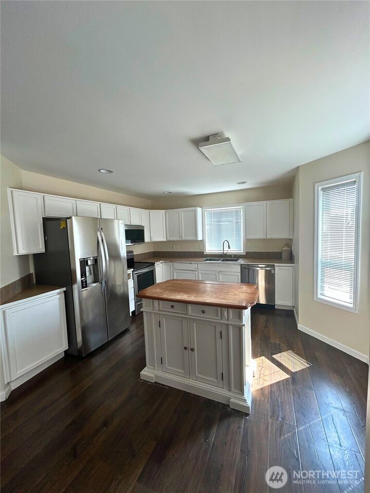 Property Photo:  8806  47th Drive NE  WA 98270 