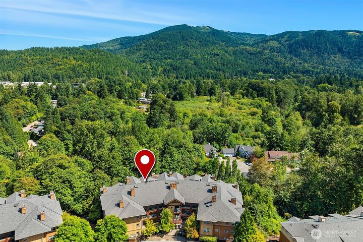 Property Photo: 1000 Cabin Creek Lane SW D302 WA 98027