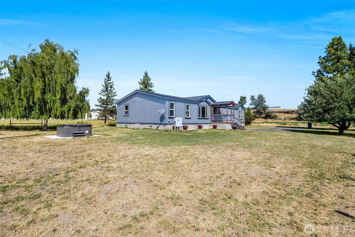 Property Photo: 749 NE North Ave WA 99185