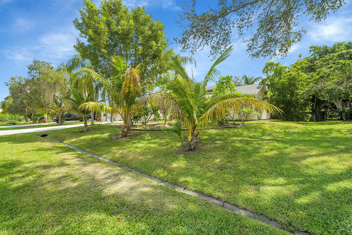 Property Photo:  2385 SW Mountwell Street  FL 34984 