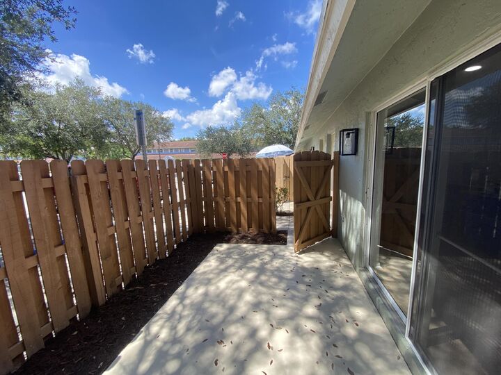 Property Photo:  1500 Cypress Way E  FL 33406 