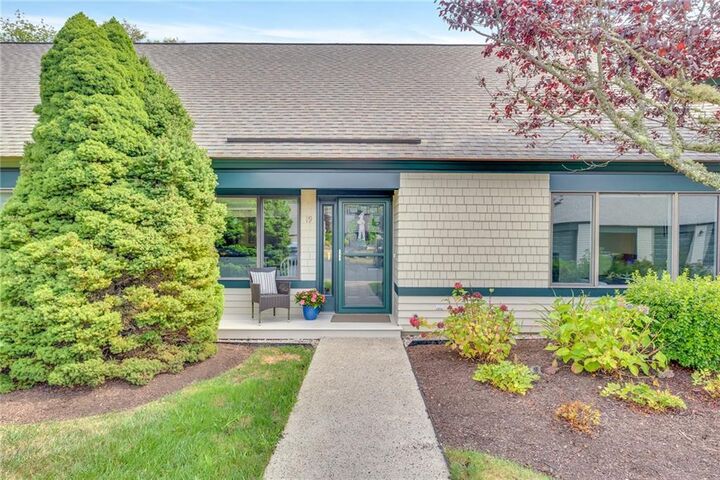 Property Photo: 19 Vanderbilt Drive RI 02882