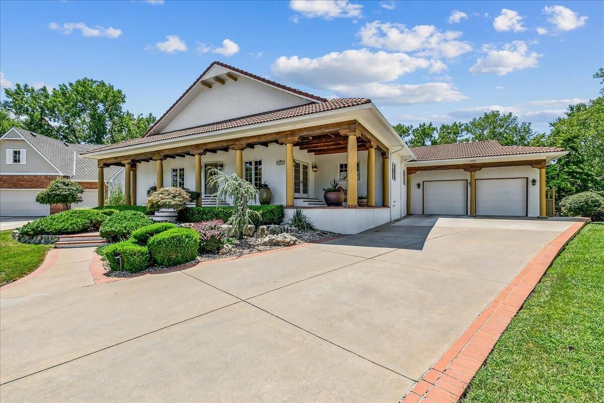 Property Photo:  8320 E Oxford Cir  KS 67226 