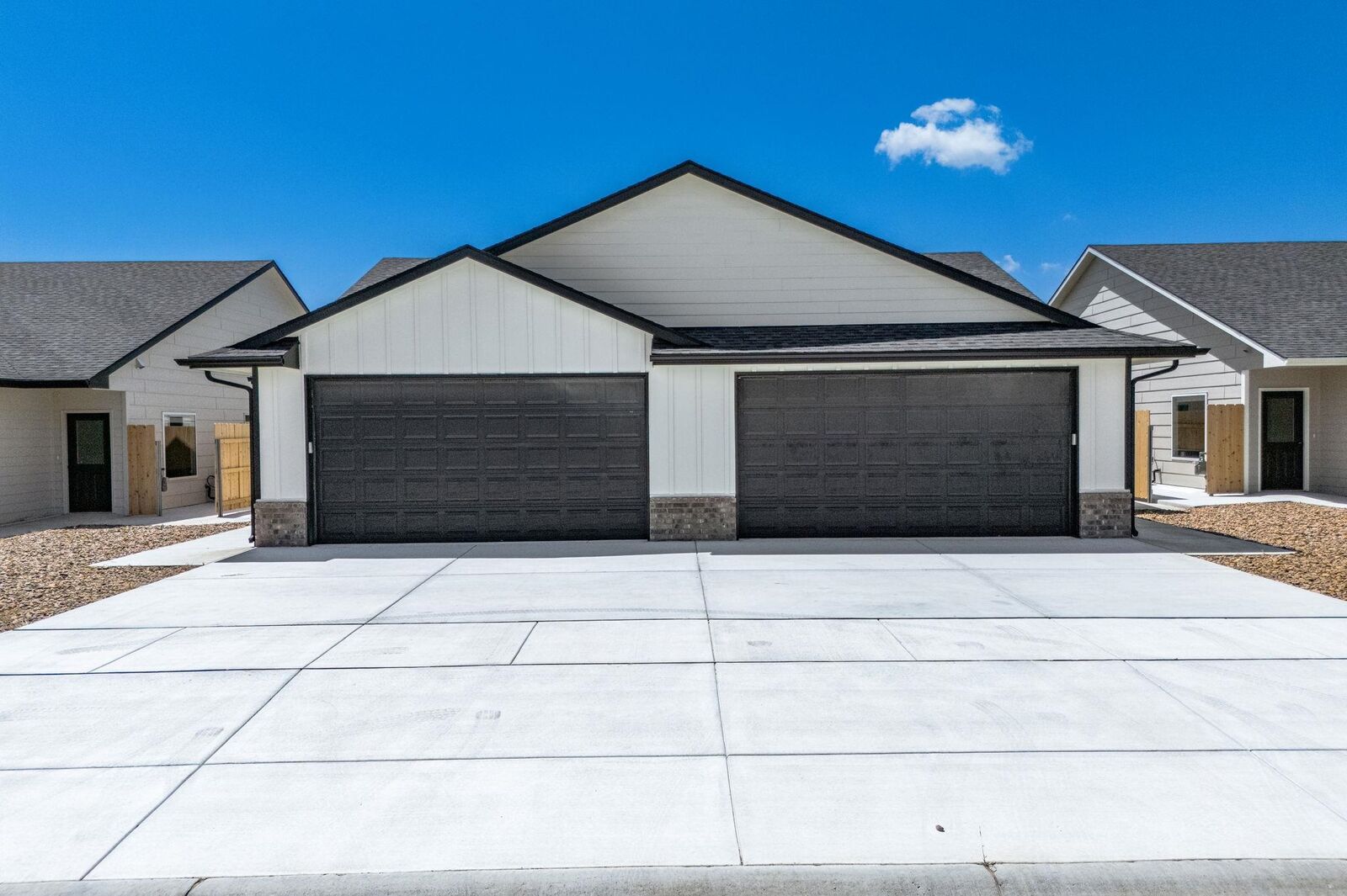 Property Photo: 509 E Harper St KS 67147-8955
