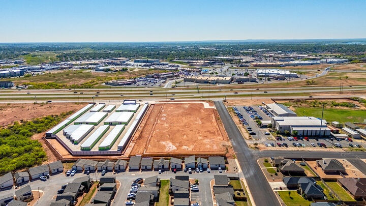 Property Photo: 4780 Houston Harte Expwy TX 76904