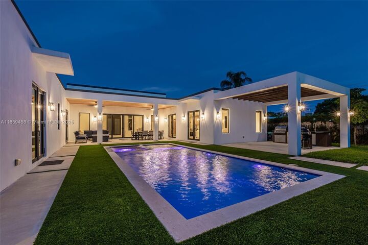 5928 SW 69th Ave  Miami FL 33143 photo