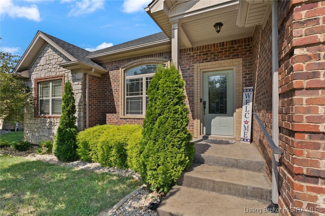 Property Photo: 1015 Frontier Trail IN 47124