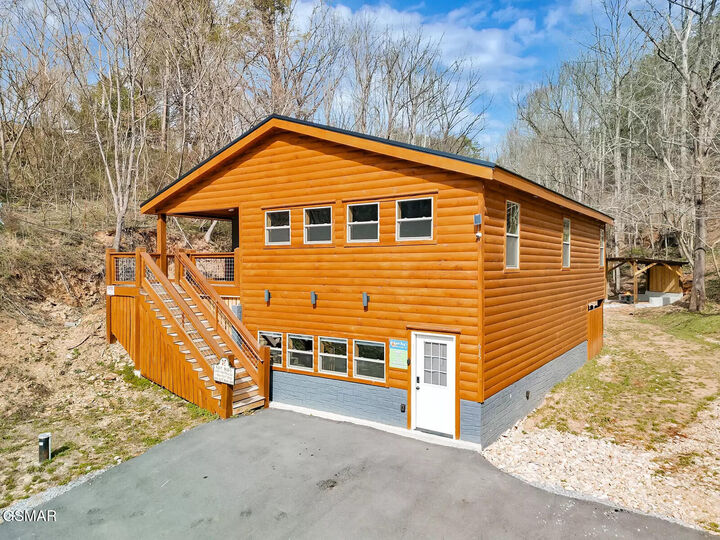 615 Lethco Way  Pigeon Forge TN 37863 photo