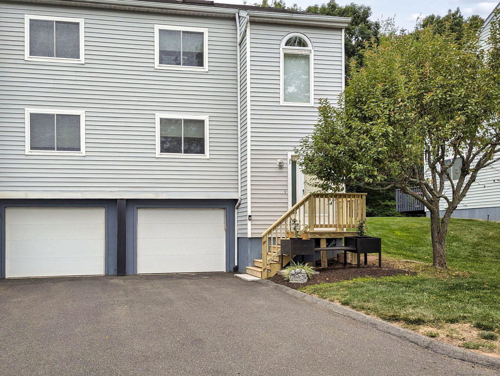 Property Photo:  25 Sunridge Lane 25  CT 06416 