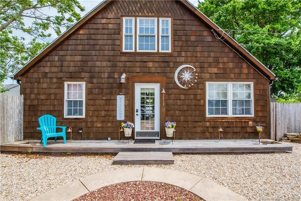 Property Photo:  11A Cove Street  CT 06475 