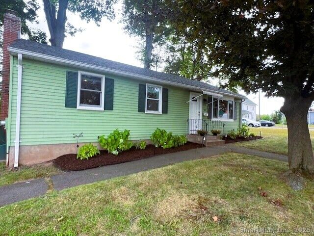 Property Photo:  6 Center Court  CT 06111 