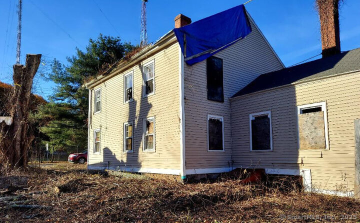 Property Photo:  376 Deercliff Road  CT 06001 