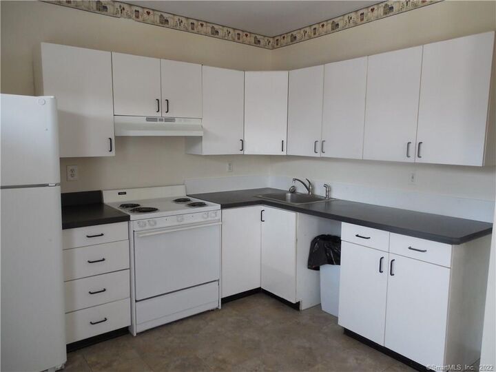 Property Photo:  171 West Street 1  CT 06483 