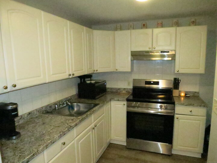 Property Photo:  7A Windham Avenue  CT 06415 