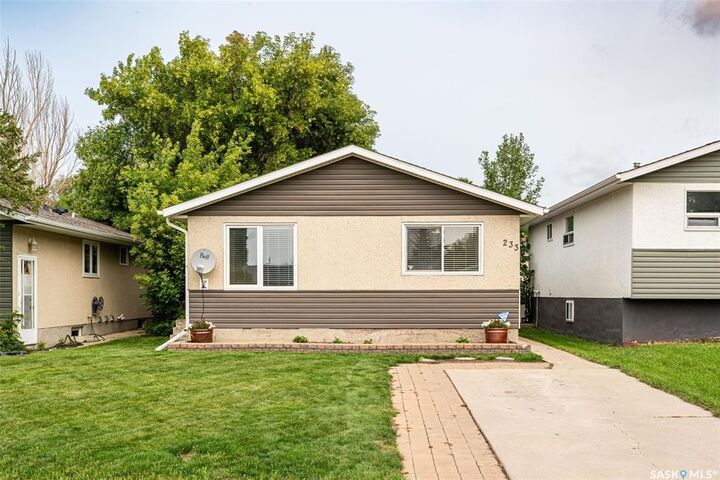 Property Photo:  233 Boychuk Drive  SK S7H 4C8 