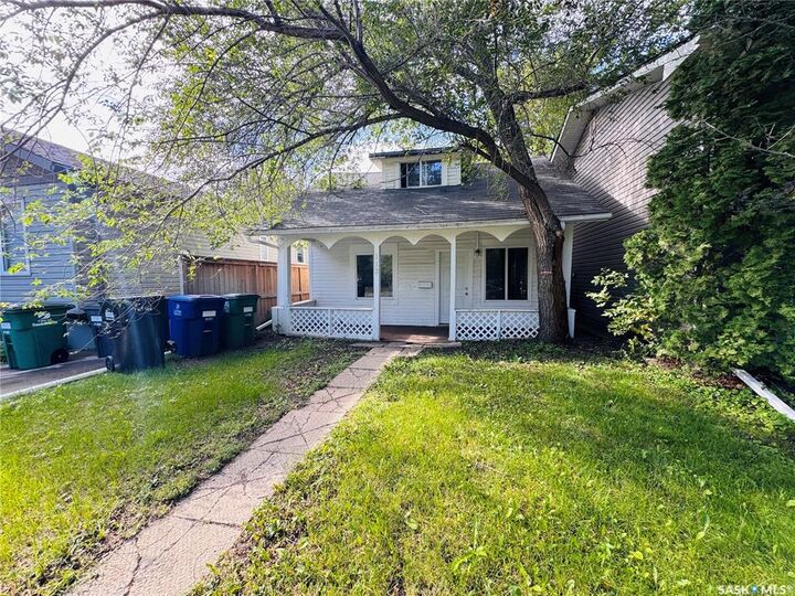 Property Photo:  113 109th Street E  SK S7N 1R3 