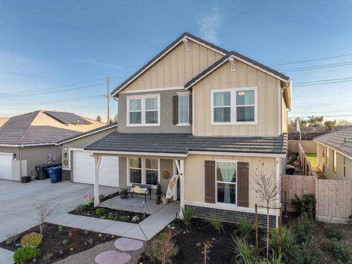 Property Photo: 2827 Sand Hills Avenue CA 93274
