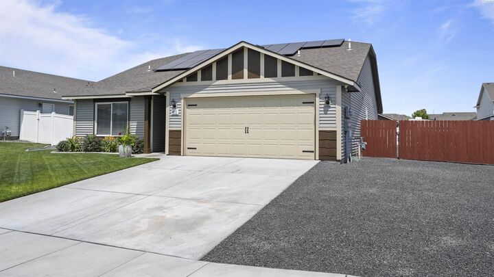 Property Photo: 4911 Santa Cruz Ln WA 99301