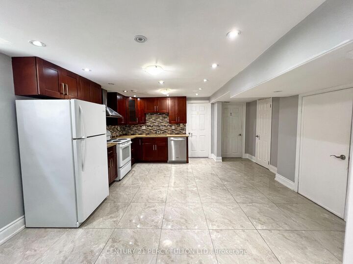 Property Photo: 117 Chloe Crescent Bsmt ON L3S 2J2