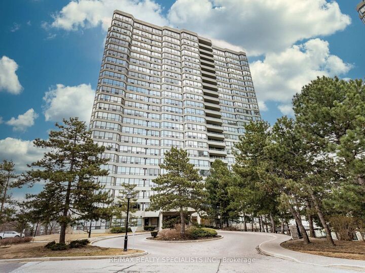 Property Photo: 22 Hanover Road 210 ON L6S 5K7