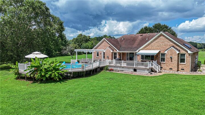 Property Photo: 212 Rountree Crescent VA 23434