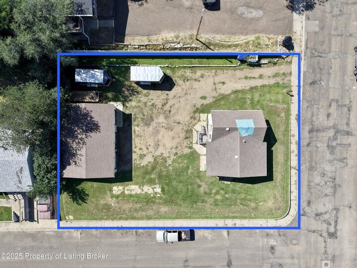 Property Photo: 255 7th Ave. E ND 58601