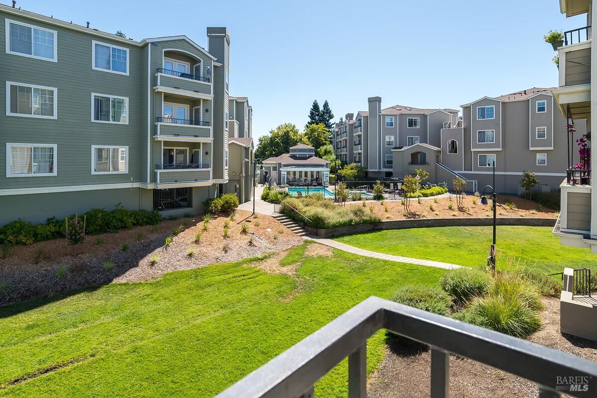Property Photo:  852 Diablo Avenue 102  CA 94947 