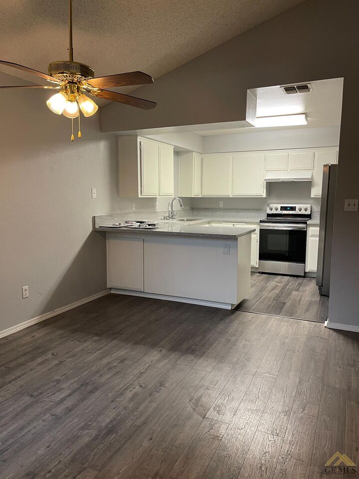 Property Photo: 3620 Rosemary Court CA 93309