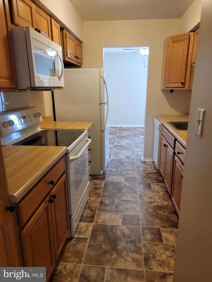 Property Photo:  810 Charlotte Way 303  PA 17025 