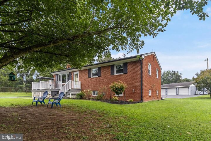 Property Photo: 16201 Saint Phillips Road MD 20608