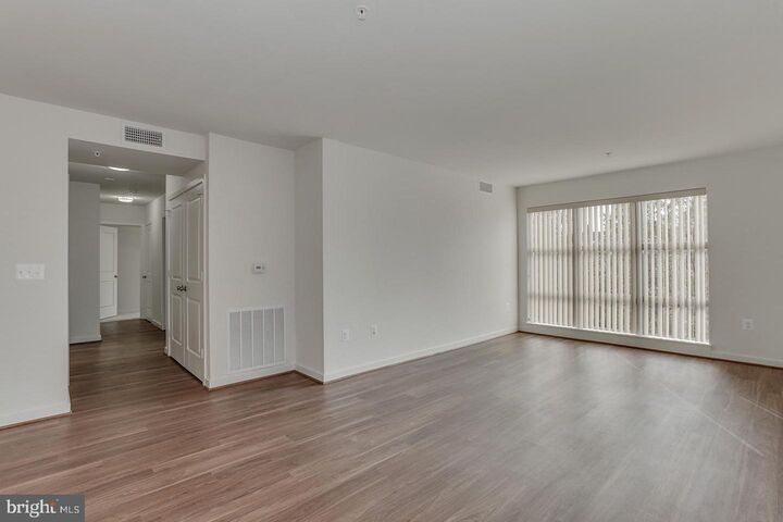 Property Photo:  905 Jackson Street N 301  VA 22201 