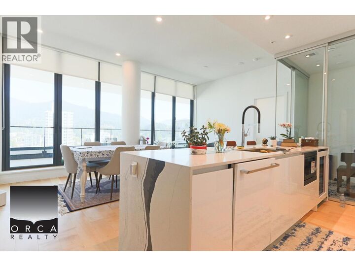 Property Photo:  135 13th 1605  BC V7L 0J8 